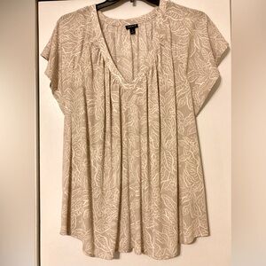 Torrid Cream Floral Blouse - NWOT